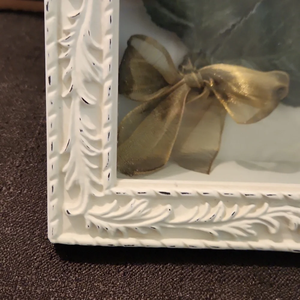VINTAGE SHADOW BOX W/ARTIFICAL FLOWER SEALED INSIDE. - Picture 3 of 6